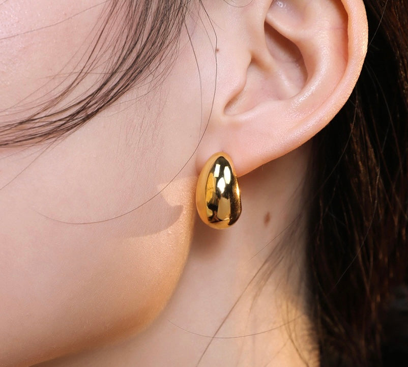 Kasumi Moon Hoop Earrings 18K gold plated 925Silver